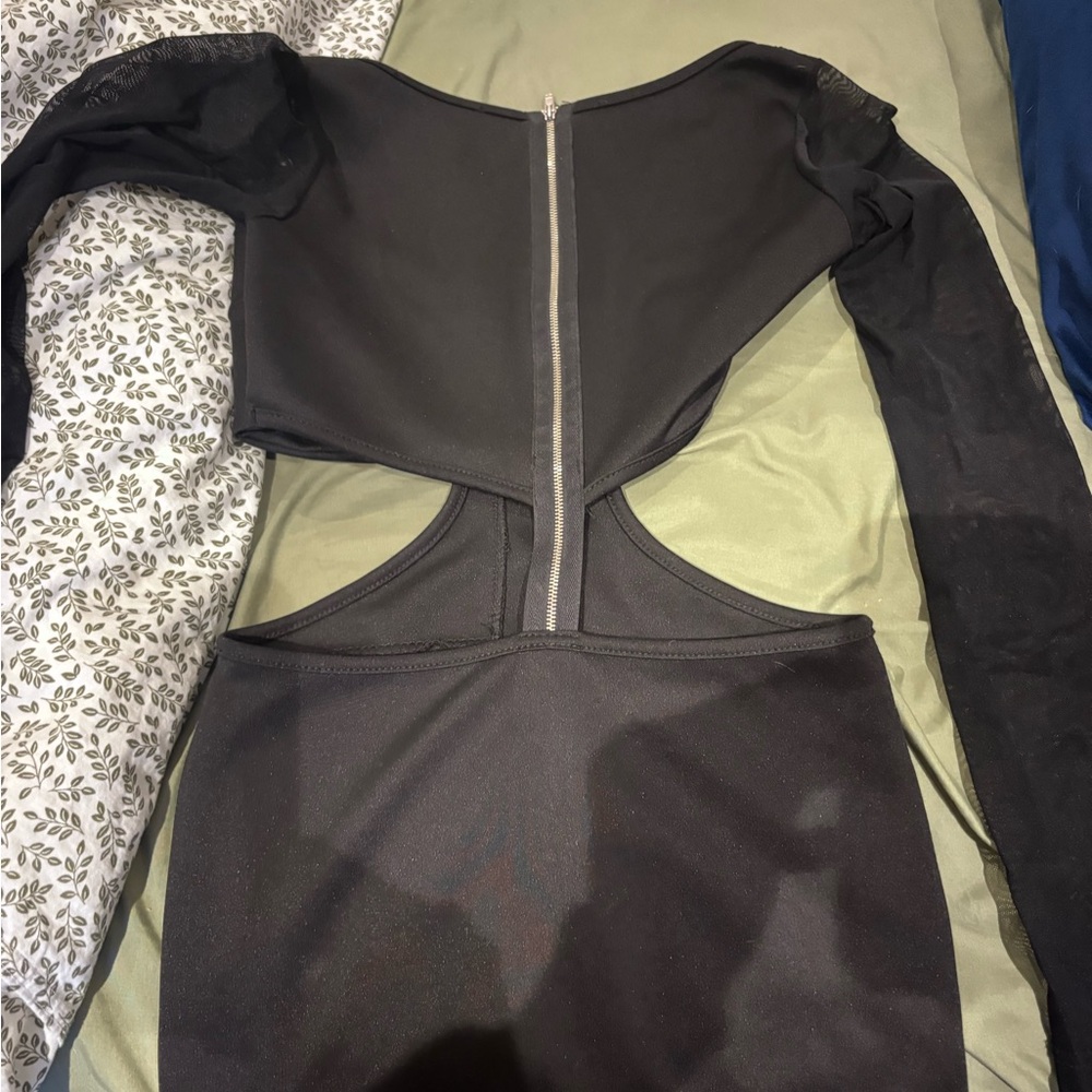 Women’s Black Cutout Long-Sleeve Dress - Picture 2 of 3